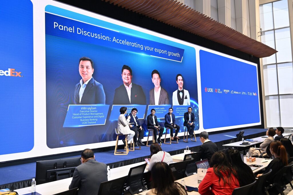 Panel Discussion กับผู้เชี่ยวชาญจาก Amazon Global Selling Alibaba Douyin และ ธนาคารยูโอบีประเทศไทย - Uob Finlab Thailand Supports Thai Smes For International Expansion With The E-Commerce Accelerator Programme (Eap)
