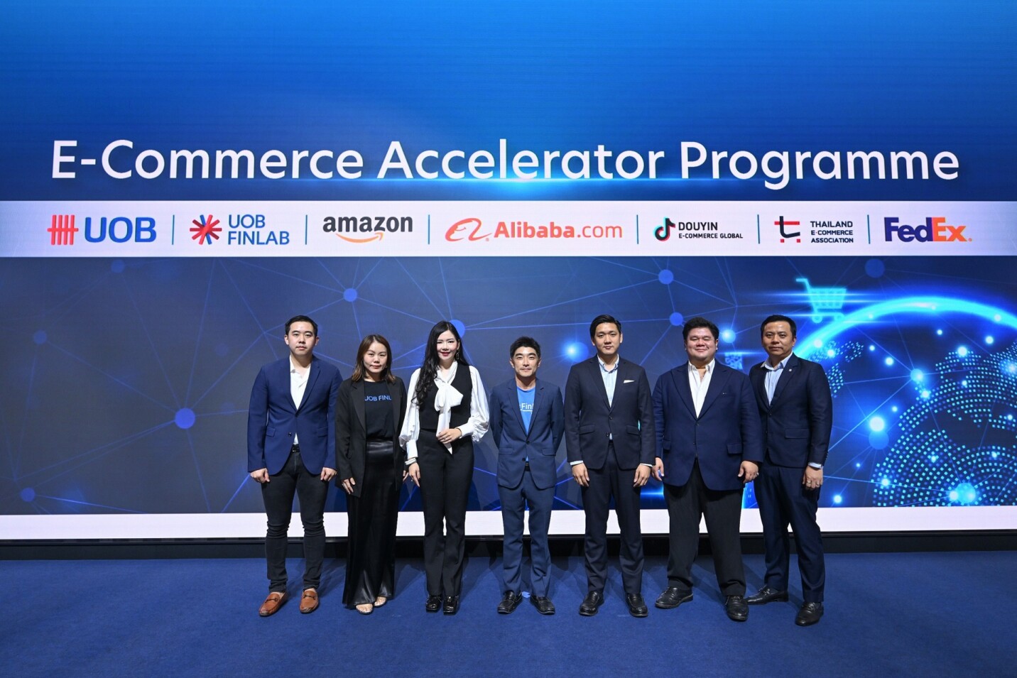 Featured Image For Uob Finlab Thailand Supports Thai Smes For International Expansion With The E-Commerce Accelerator Programme (Eap)